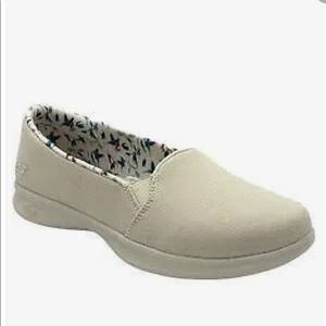 Skechers on the go- Go Step Lite- Eden NWT size 11 wide in Natural